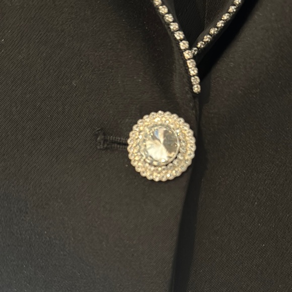 Black Women's Suit Set - Picture 3 of 4